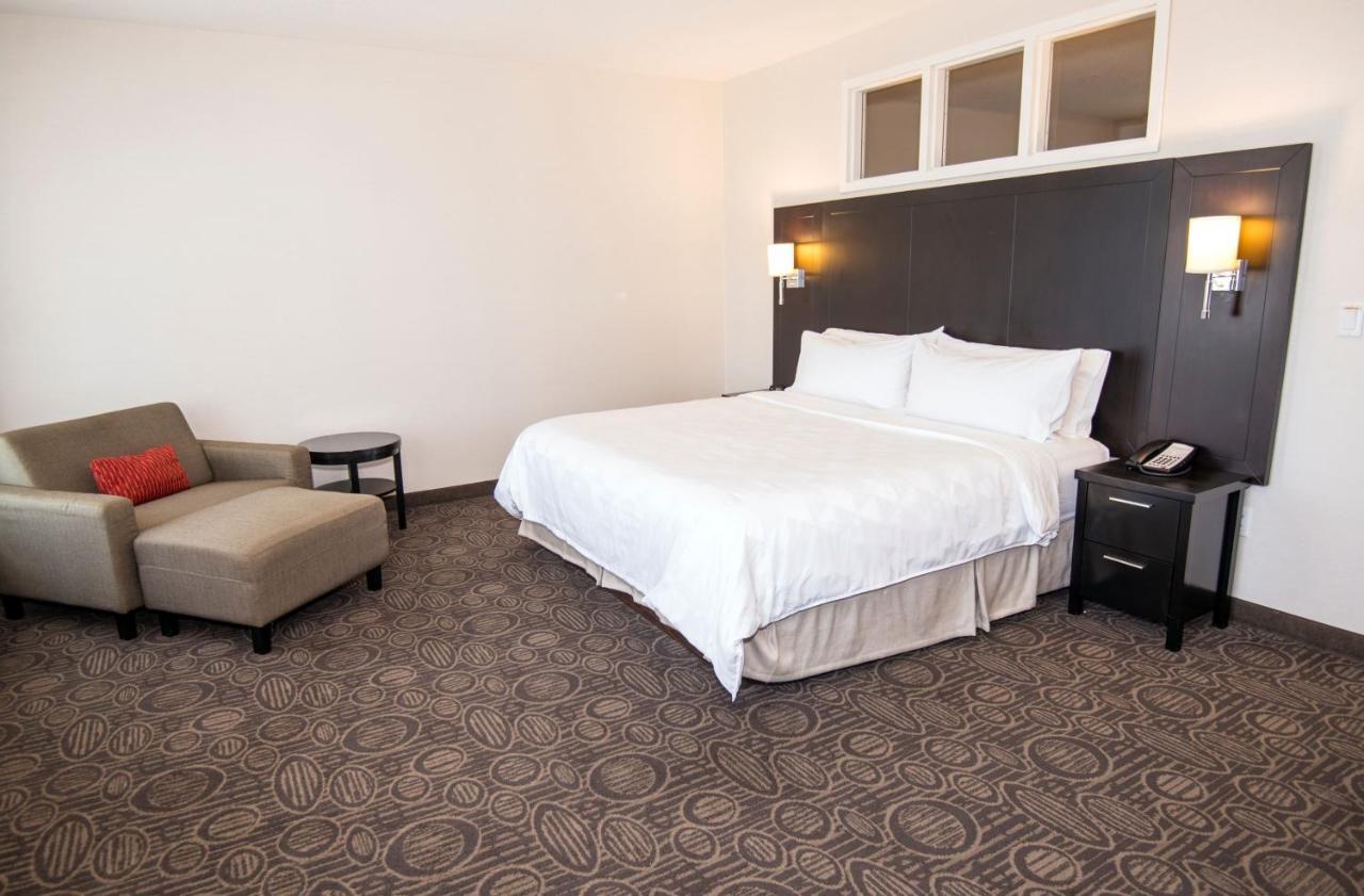 Holiday Inn Hotel & Suites Red Deer By Ihg Penhold Exterior photo