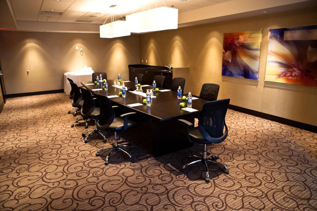 Holiday Inn Hotel & Suites Red Deer By Ihg Penhold Exterior photo