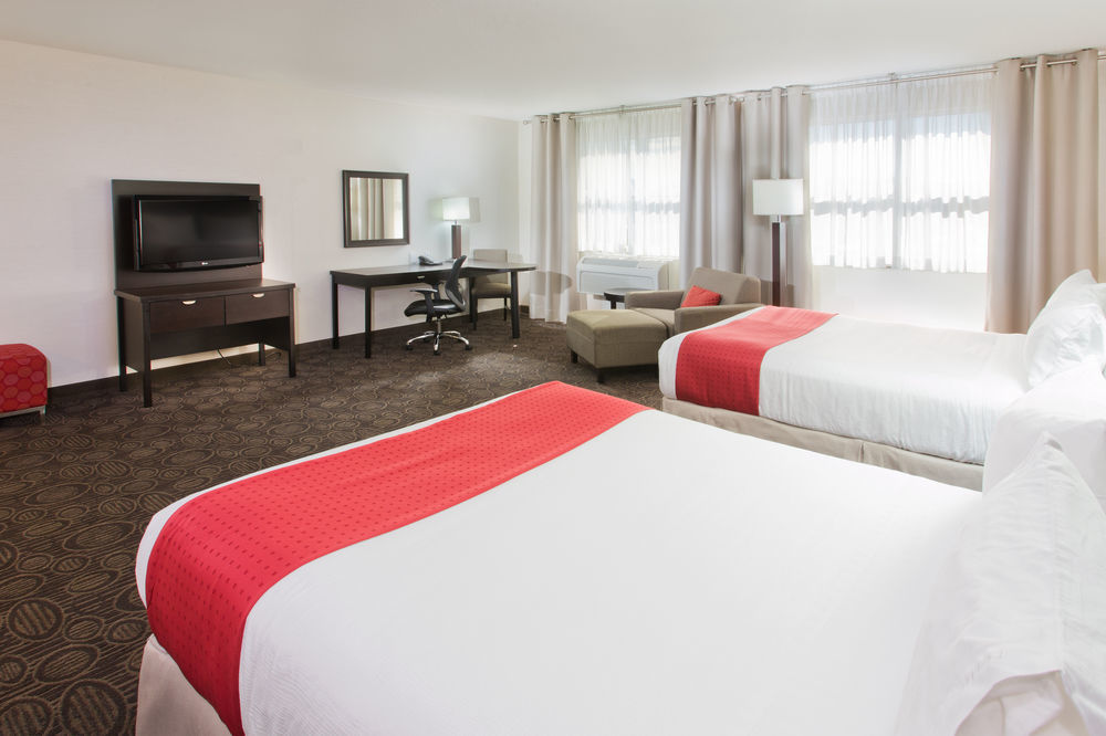 Holiday Inn Hotel & Suites Red Deer By Ihg Penhold Exterior photo