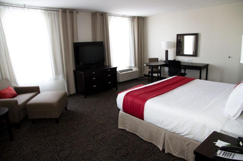 Holiday Inn Hotel & Suites Red Deer By Ihg Penhold Exterior photo