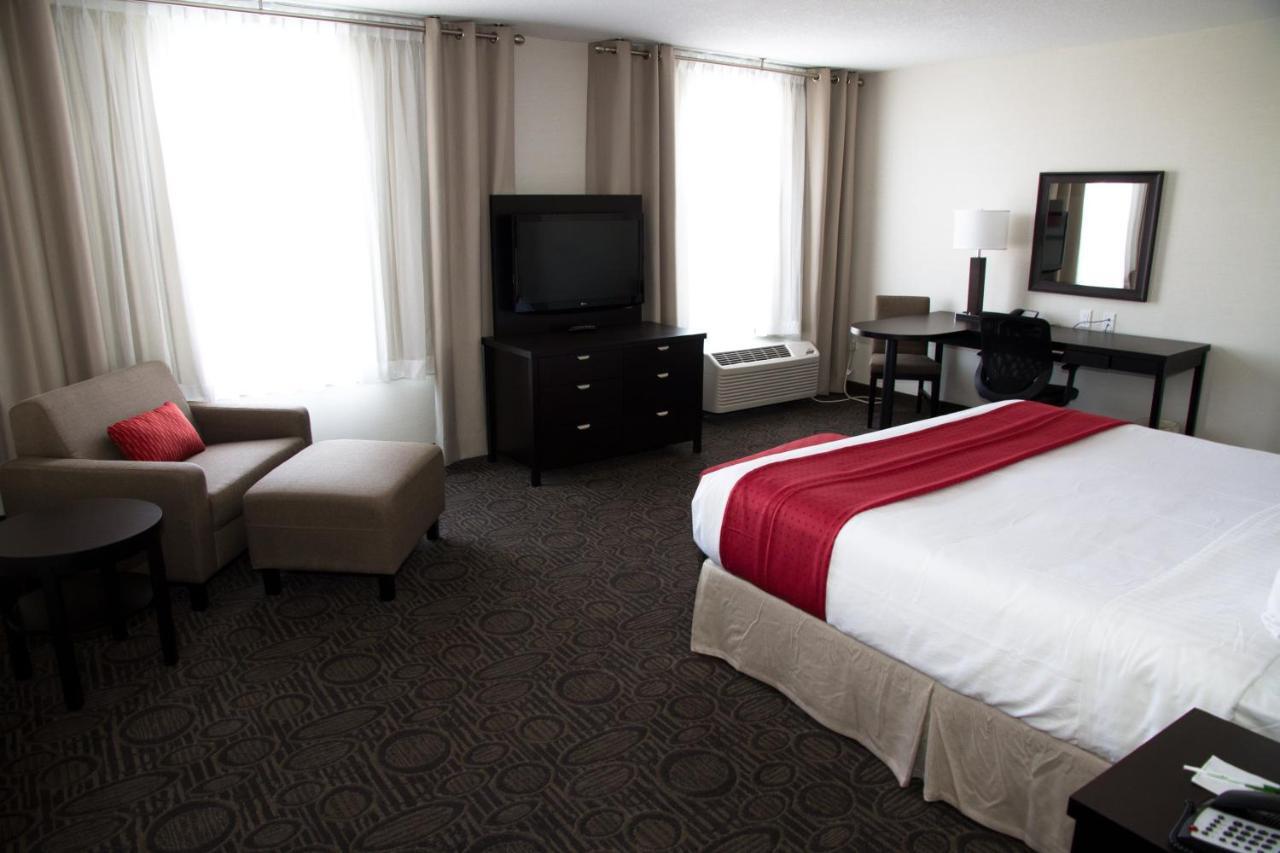 Holiday Inn Hotel & Suites Red Deer By Ihg Penhold Exterior photo